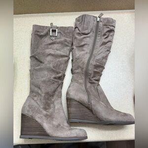 Knee high Wedge Boots